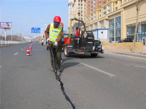 道路灌縫膠廠家的十一年
